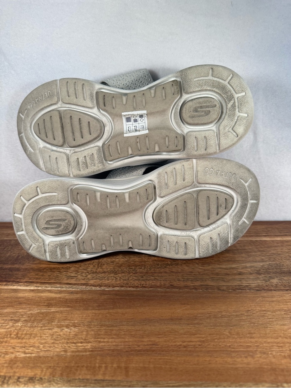 Sketchers Go Walk Arch Fit Knit Sandals, Cream Size 9 - Picture 10 of 11